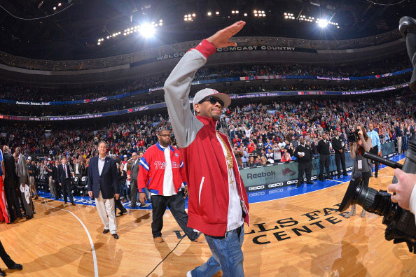 记者：蒋光太、莱昂纳多等人因伤缺阵，首发阵容多人带伤坚持（记者：蒋光太、莱昂纳多等伤停，多个首发带伤出战）