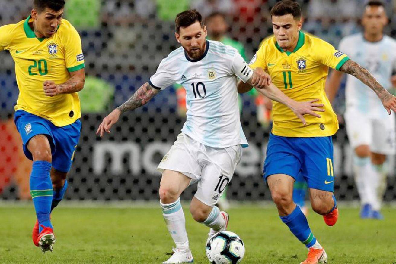 意媒：桑德兰想先租后买从米兰签圣地亚哥，已联系球员经纪人（意媒：桑德兰欲以租借+买断方式从米兰引进圣地亚哥，已与其经纪人接触）