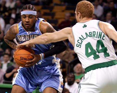 中足联颁奖：辽宁铁人外援姆本扎当选中甲赛季最佳球员（中足联年度颁奖：辽宁铁人外援姆本扎荣膺中甲赛季最佳球员）