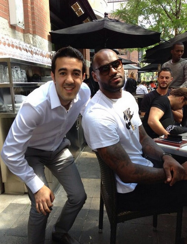 卡斯尔成最年轻30+10+5&3三分且命中率不低于70%球员（卡斯尔成史上最年轻单场30分10板5助+3记三分且命中率不低于70%的球员）