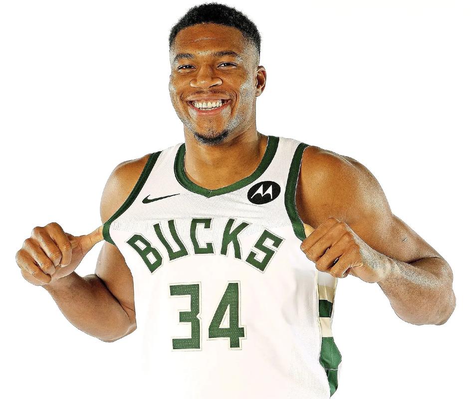 时隔811天复出，博格巴完成生涯法甲首秀（811天后重返赛场，博格巴上演法甲处子秀）