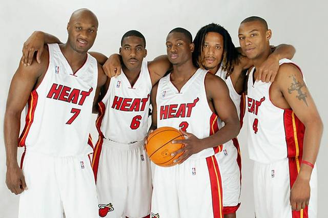 火箭哈登末节爆发连得15分（火箭哈登末节发力连砍15分）