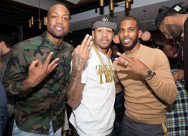 足坛的特殊玄学，赛前摸奖杯的后果有多严重？（足坛神秘禁忌：赛前触碰奖杯要付出多大代价？）